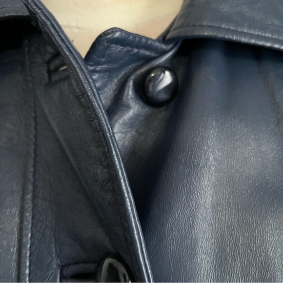 *VINTAGE C. 1970s NAVY BLUE LEATHER COAT - Picture 11 of 17